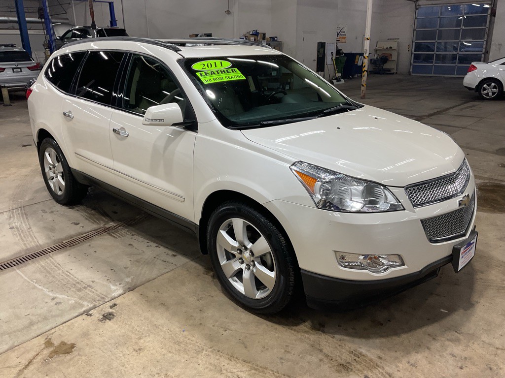 2011 Chevrolet Traverse Image 4