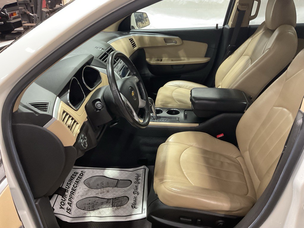 2011 Chevrolet Traverse Image 8