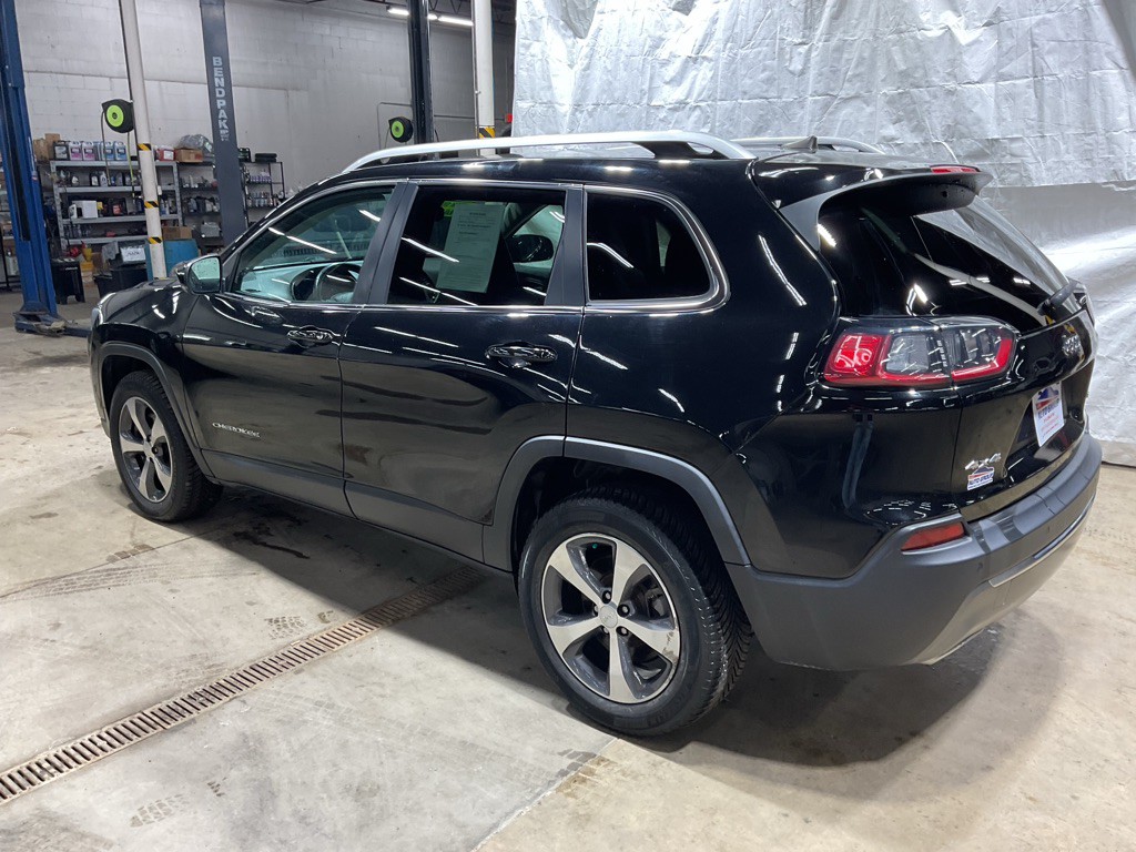 2019 Jeep Cherokee Image 2