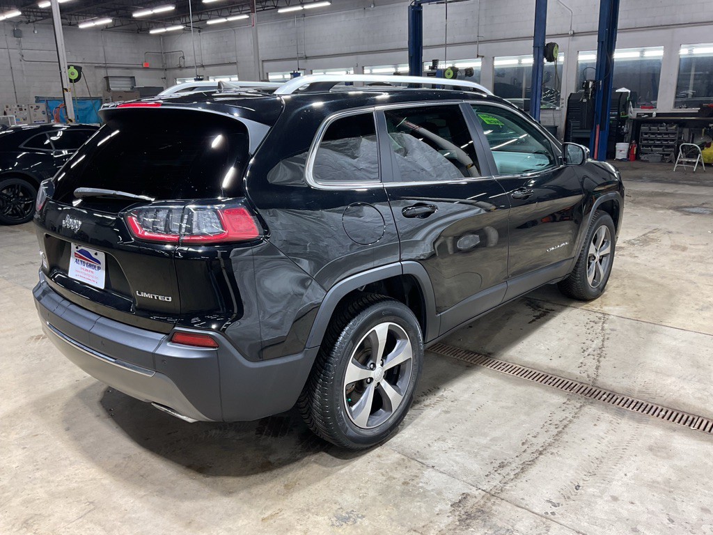 2019 Jeep Cherokee Image 3