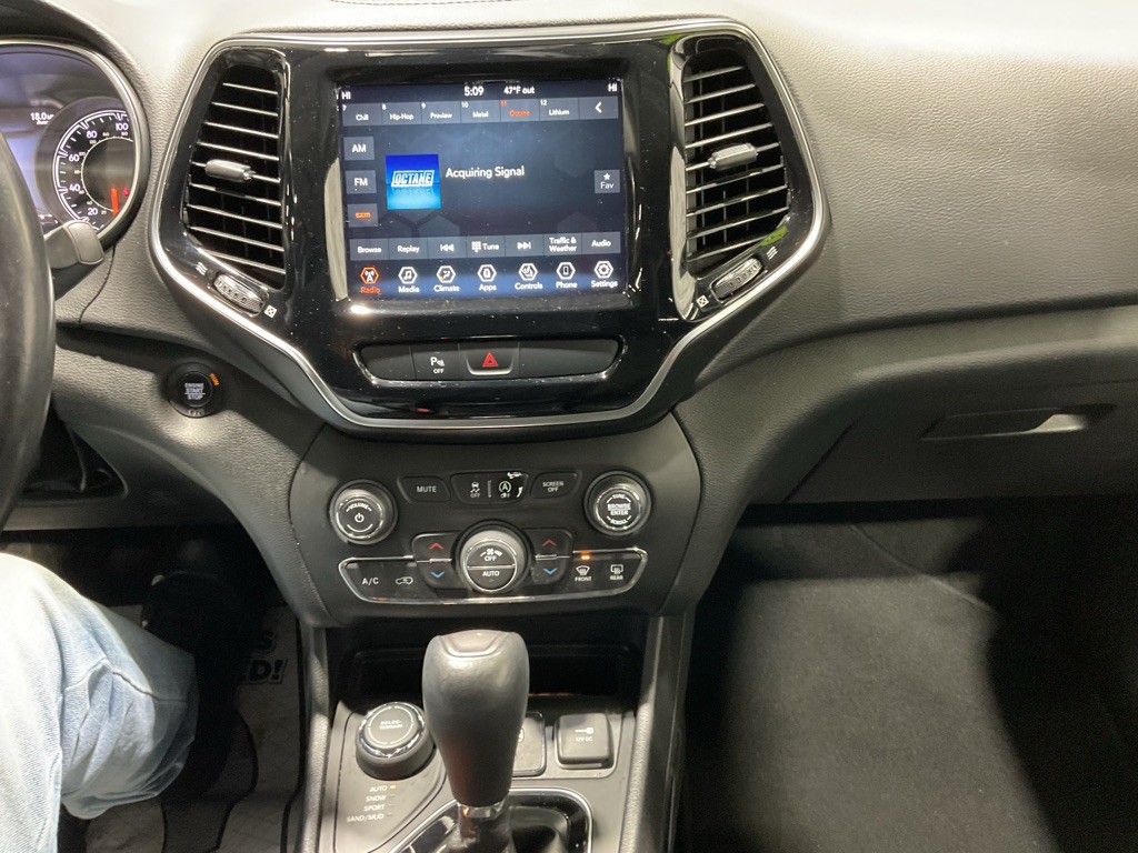 2019 Jeep Cherokee Image 11