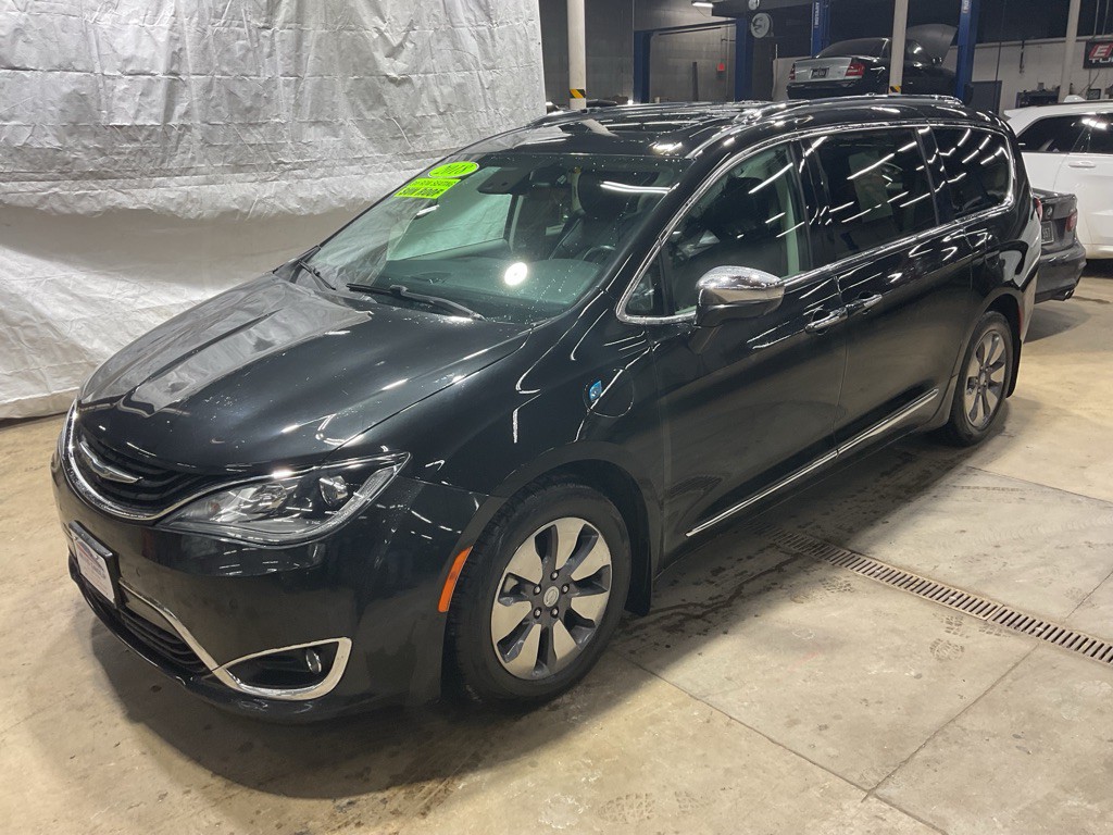 2018 Chrysler Pacifica Image 1