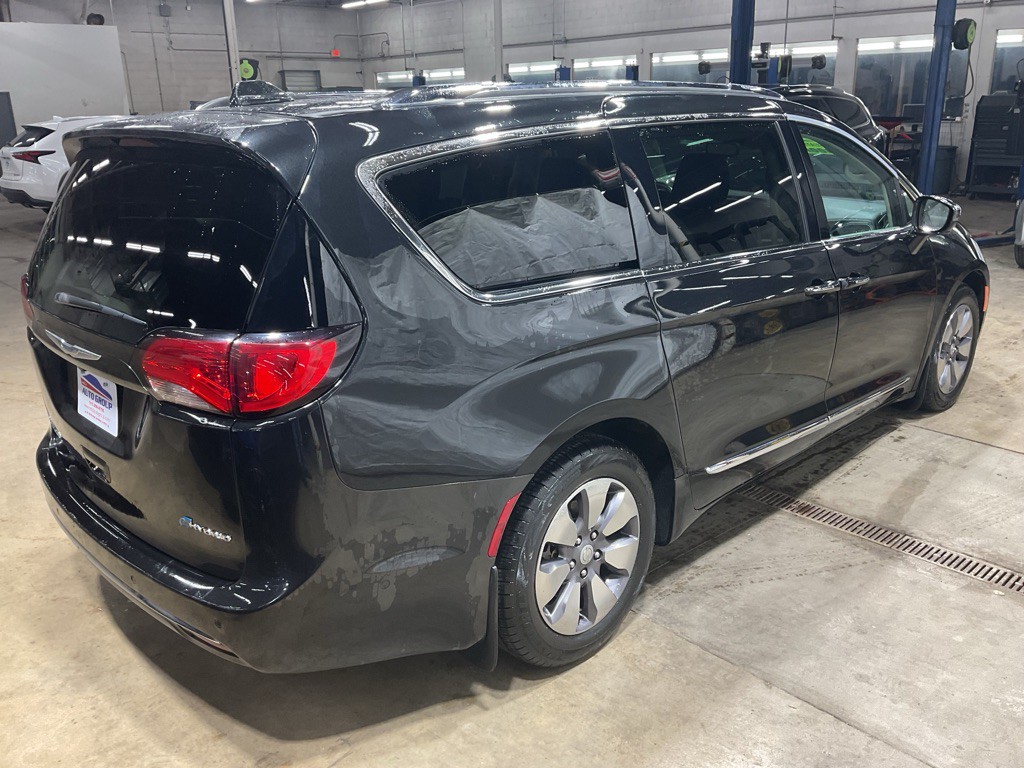 2018 Chrysler Pacifica Image 3