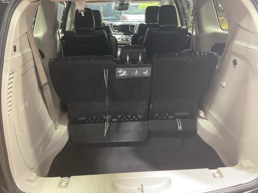 2018 Chrysler Pacifica Image 11