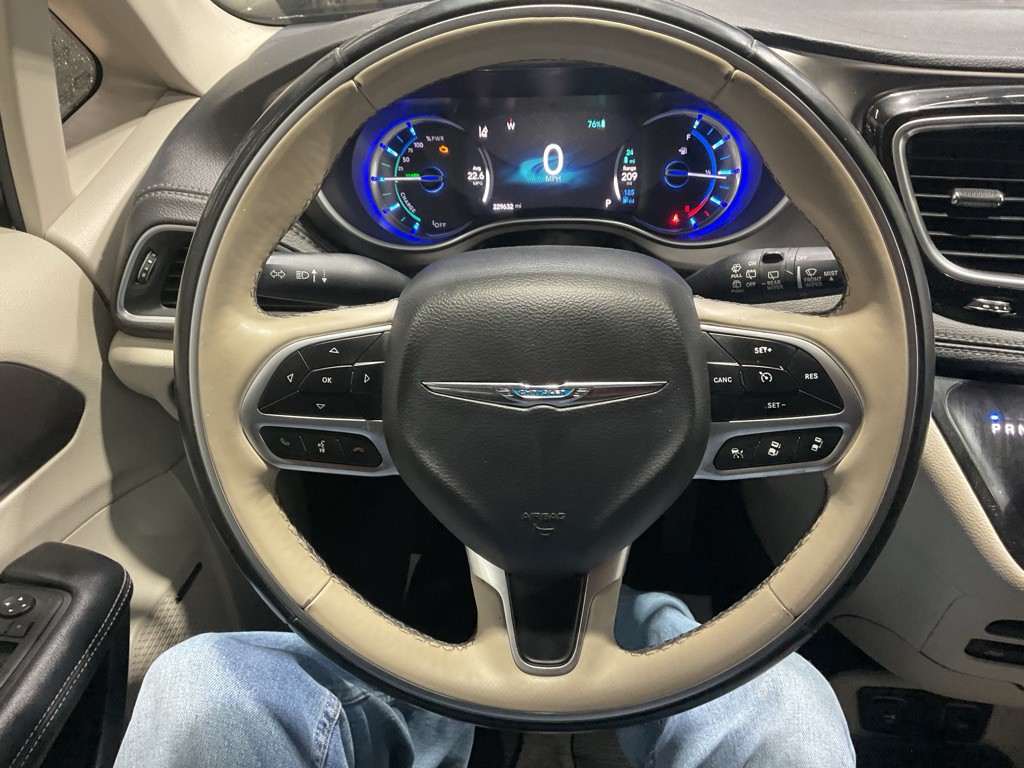 2018 Chrysler Pacifica Image 12