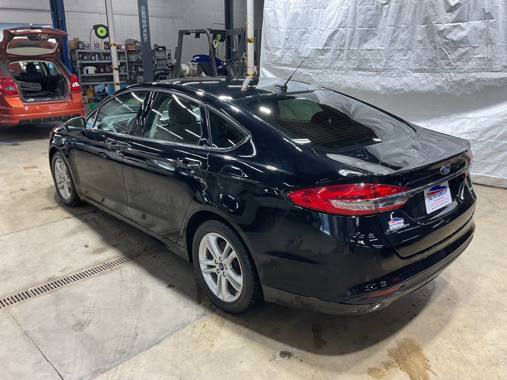 2018 Ford Fusion Image 2