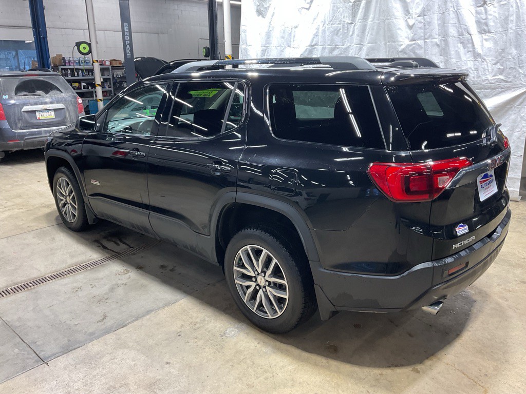 2019 GMC Acadia Image 2