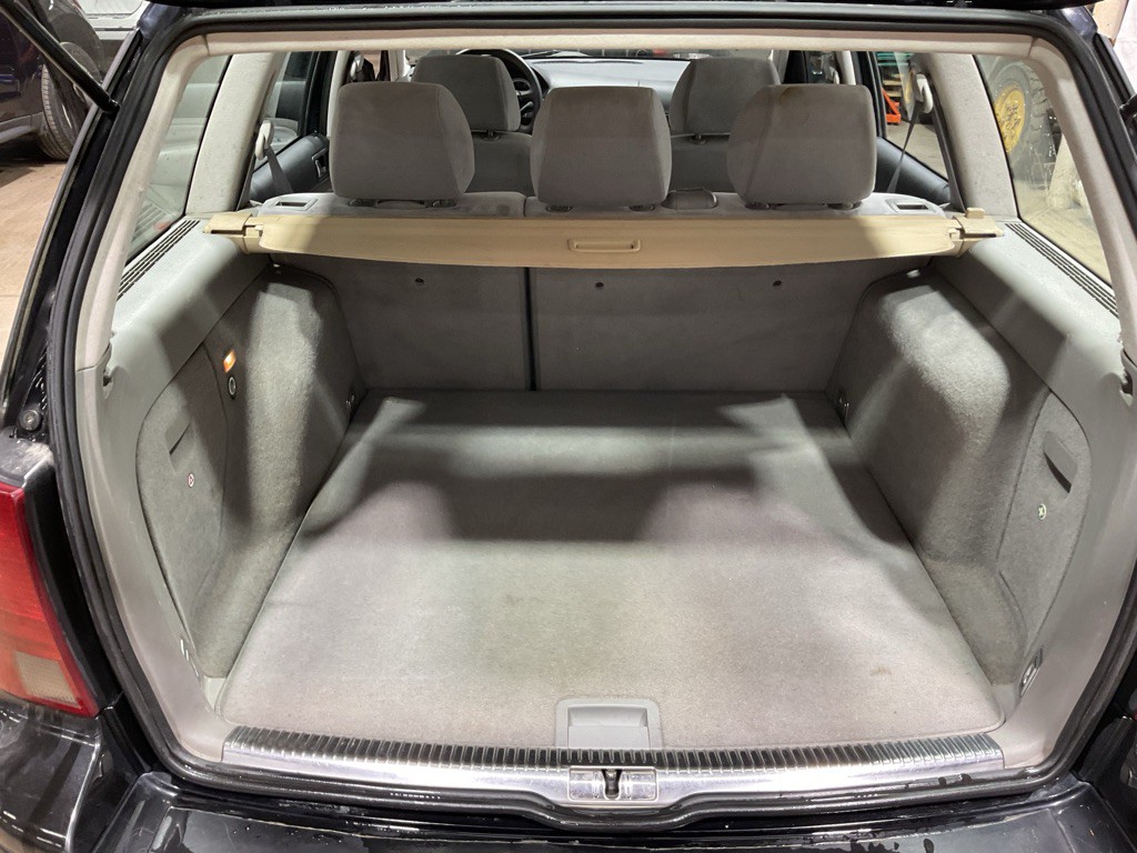 2004 Volkswagen Jetta Image 8