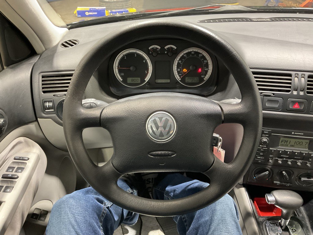 2004 Volkswagen Jetta Image 9