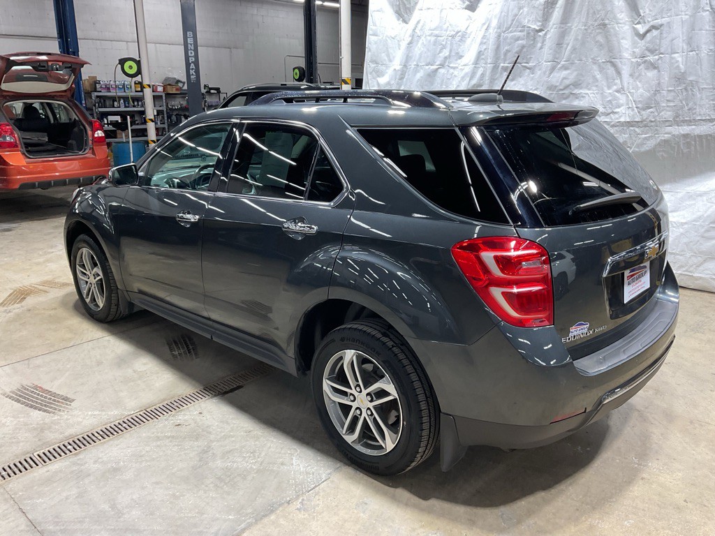 2017 Chevrolet Equinox Image 2