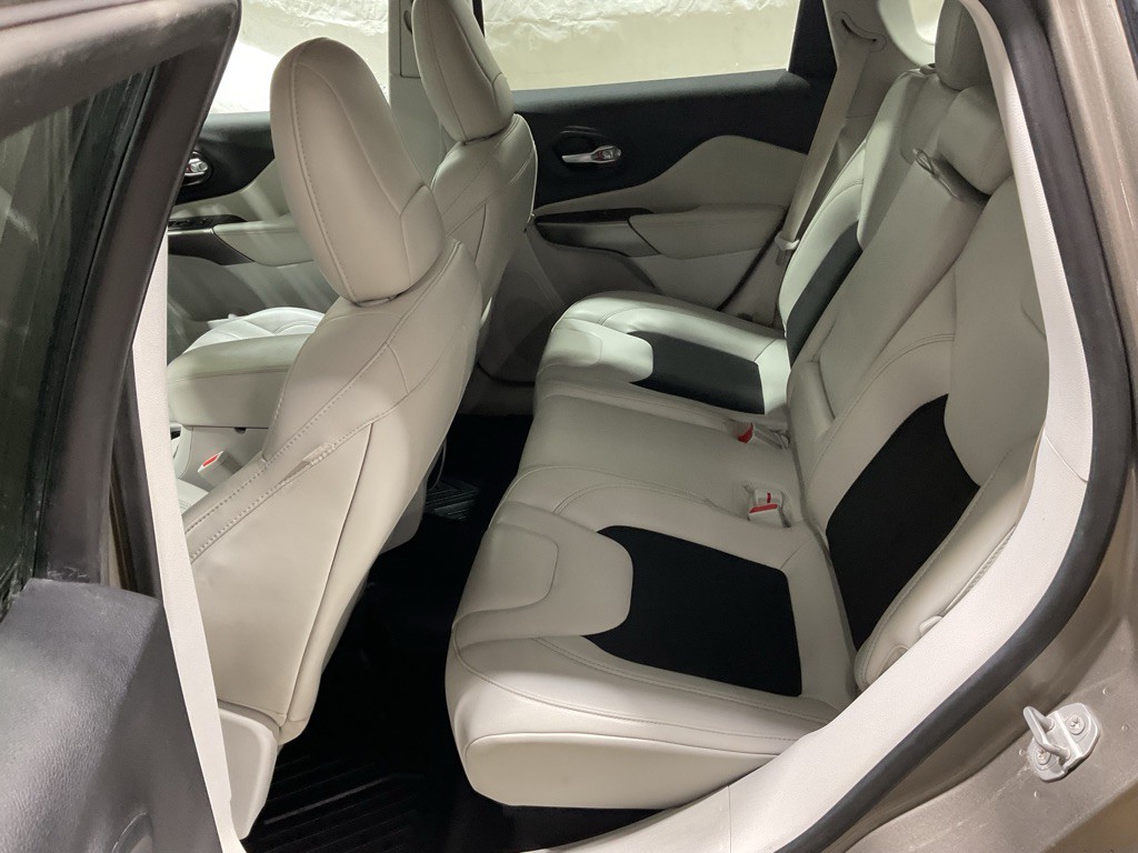 2021 Jeep Cherokee Image 9