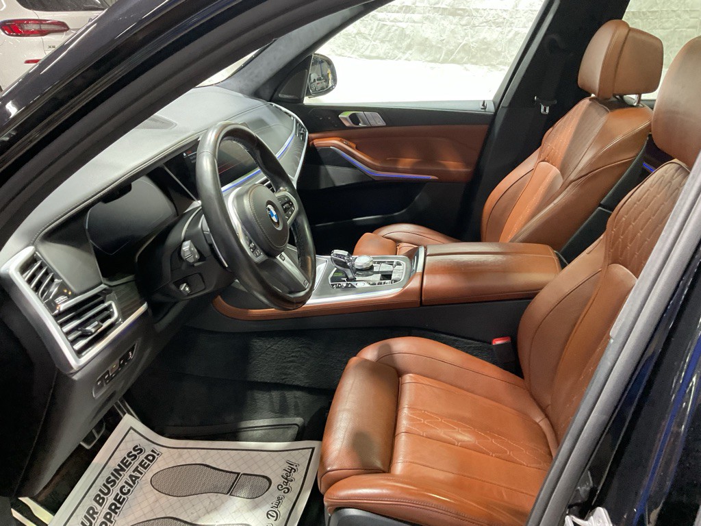 2022 BMW X7 Image 8