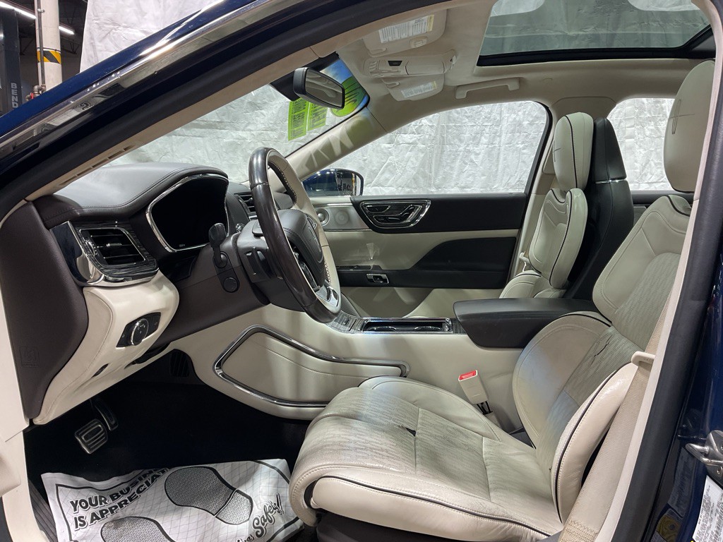 2017 Lincoln Continental Image 6