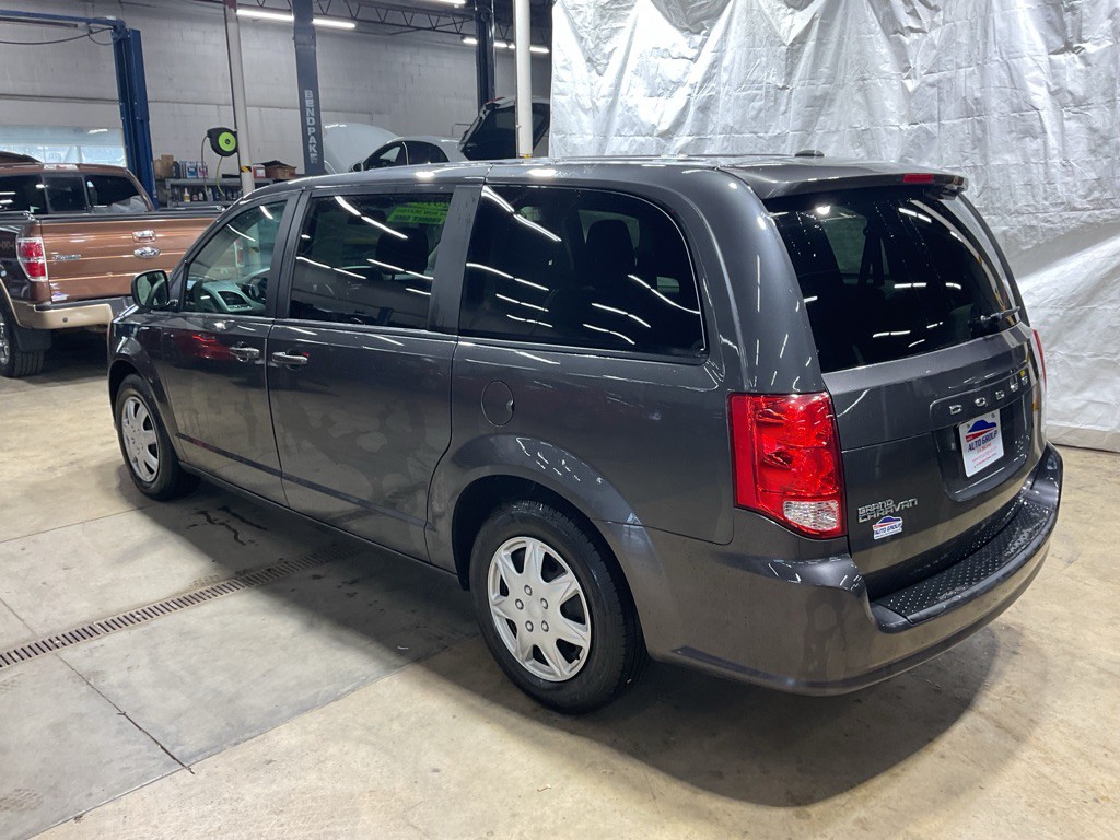 2018 Dodge Grand Caravan Image 2