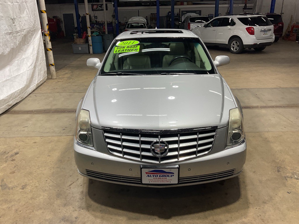 2011 Cadillac DTS Image 5