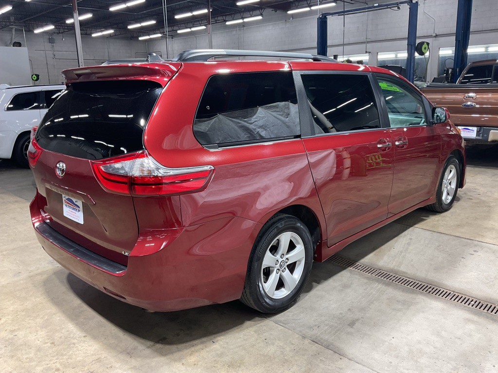 2020 Toyota Sienna Image 3