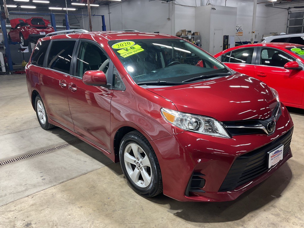 2020 Toyota Sienna Image 4