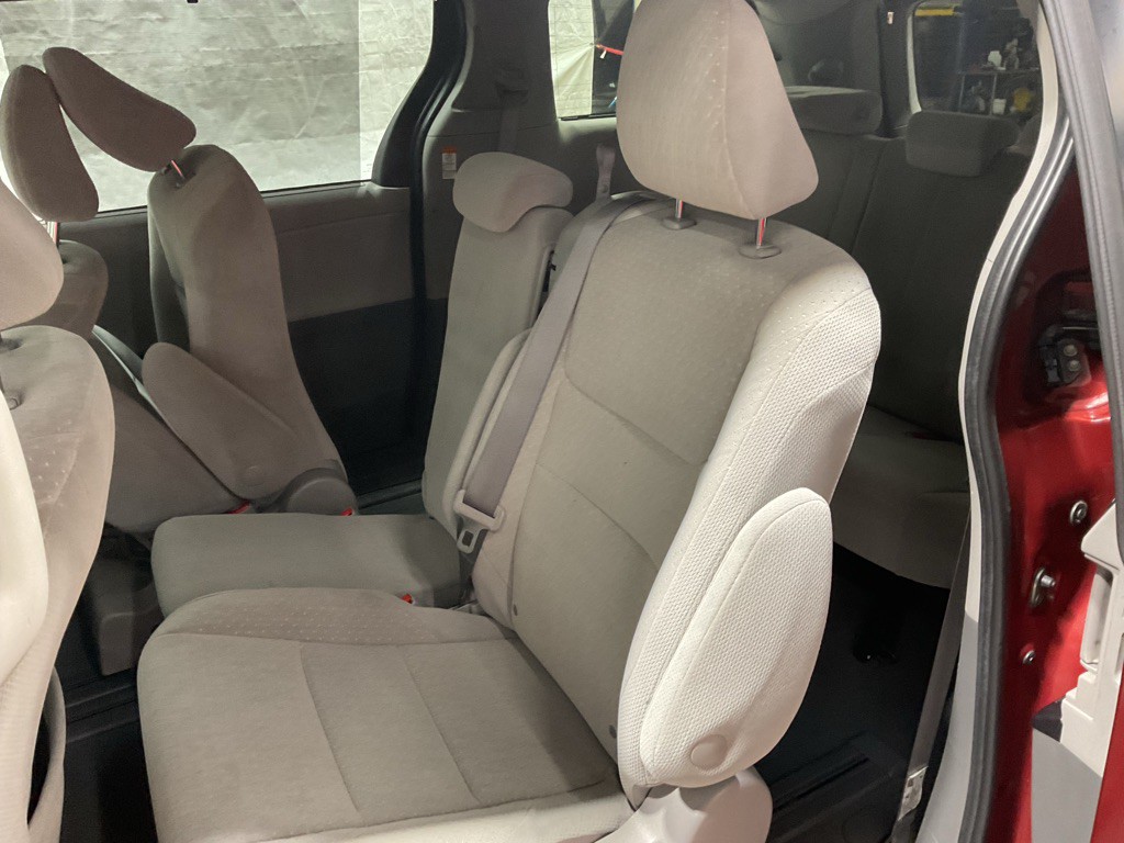 2020 Toyota Sienna Image 8
