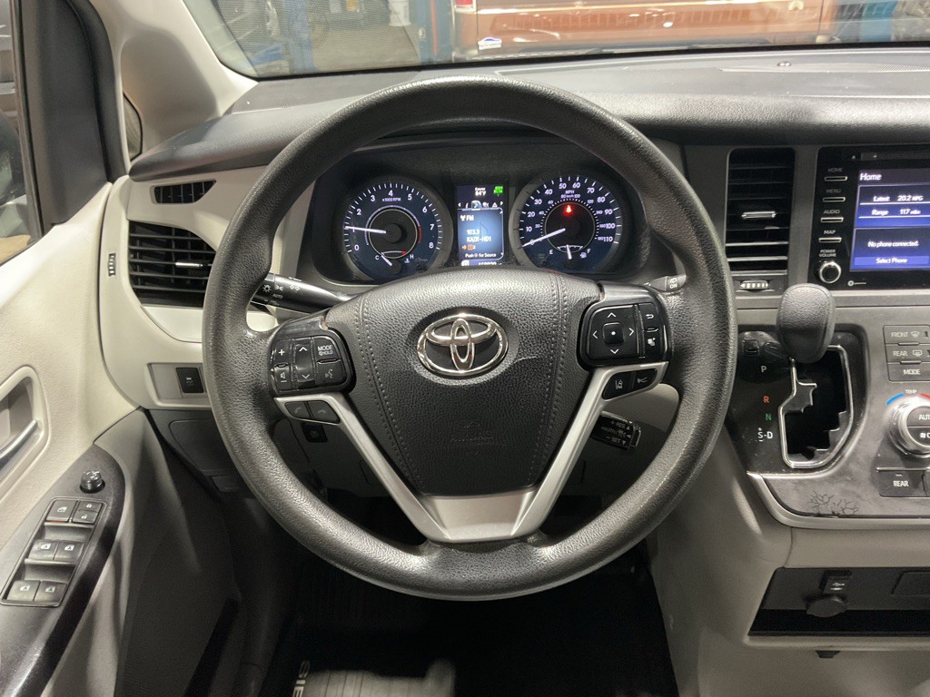 2020 Toyota Sienna Image 11