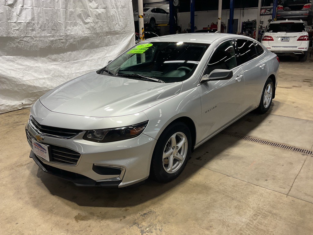 2018 Chevrolet Malibu Image 1