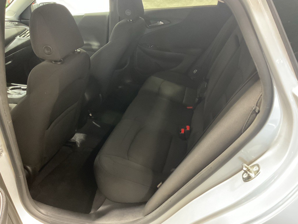 2018 Chevrolet Malibu Image 8