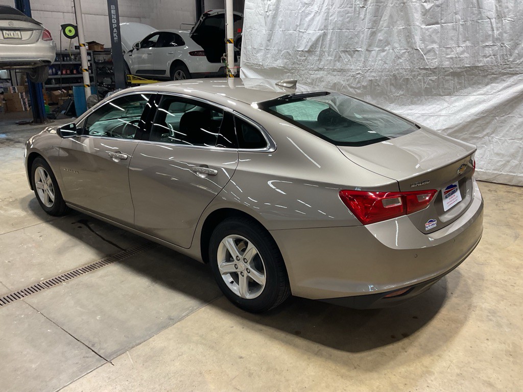2024 Chevrolet Malibu Image 2
