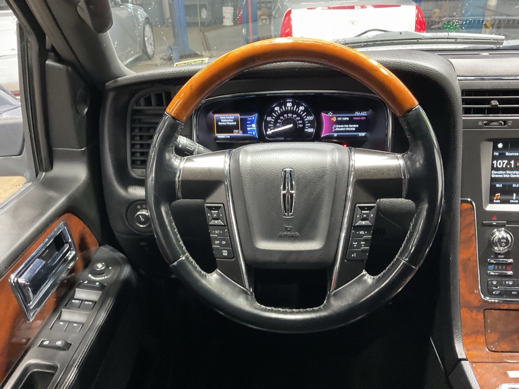 2016 Lincoln Navigator Image 12