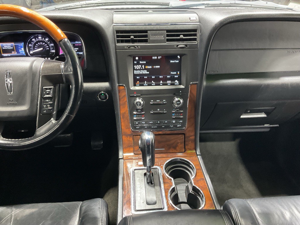 2016 Lincoln Navigator Image 13