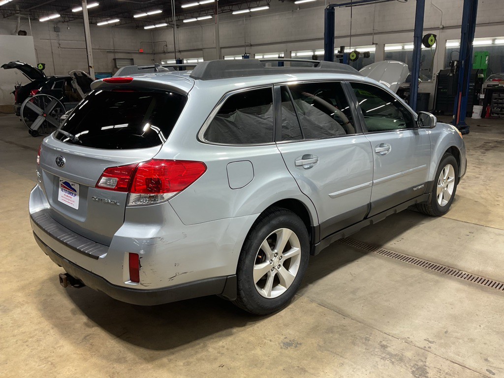 2013 Subaru Outback Image 3