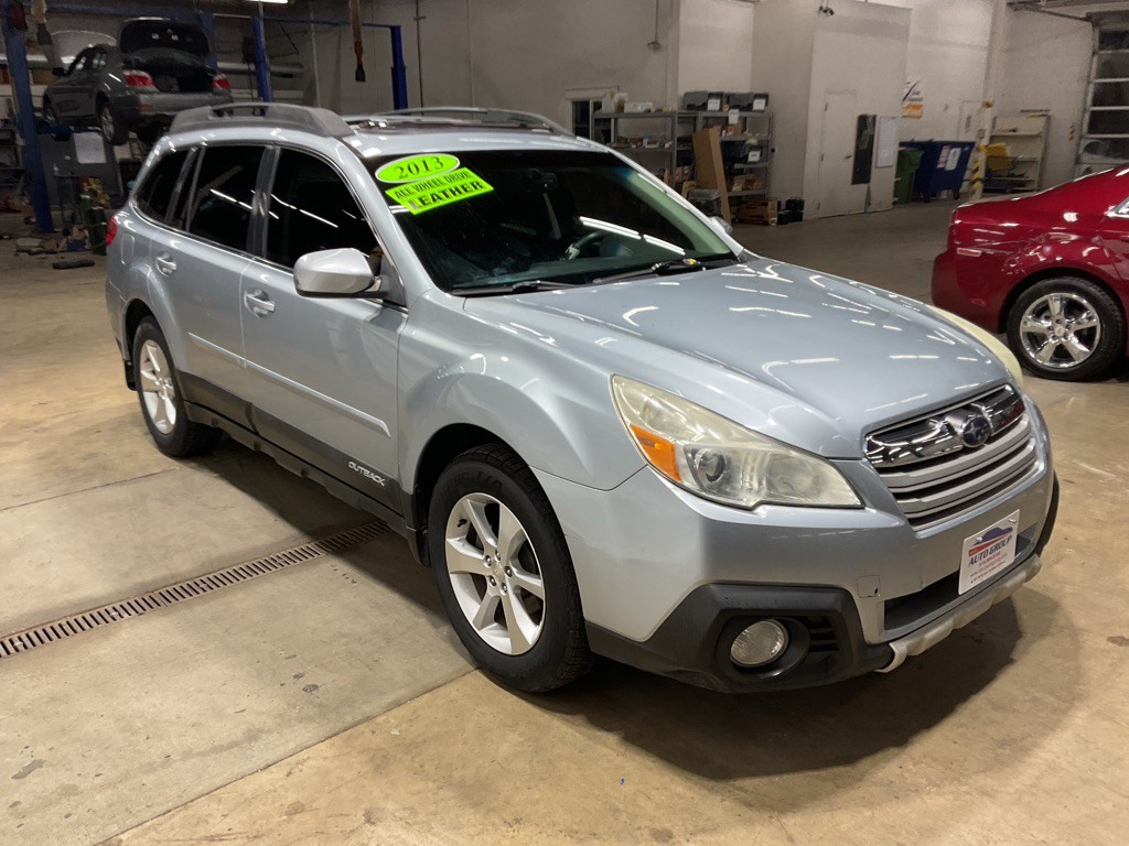 2013 Subaru Outback Image 4