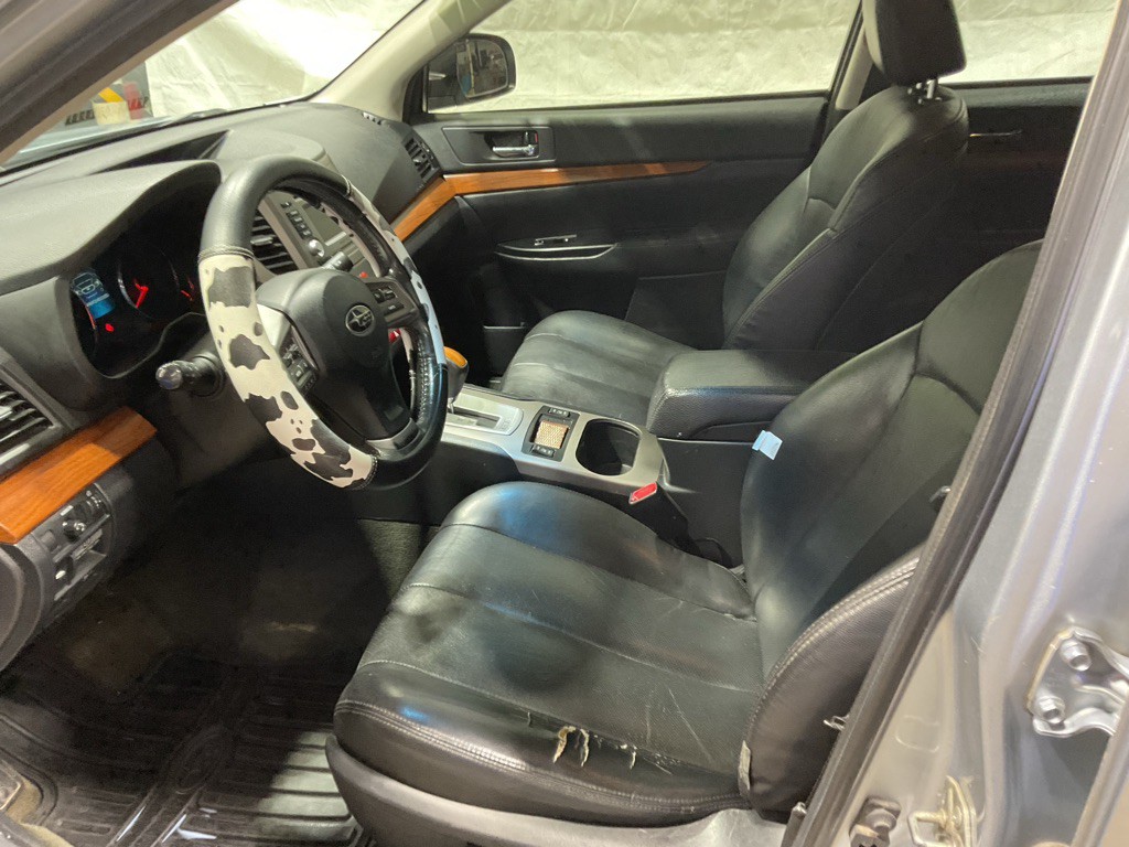 2013 Subaru Outback Image 8