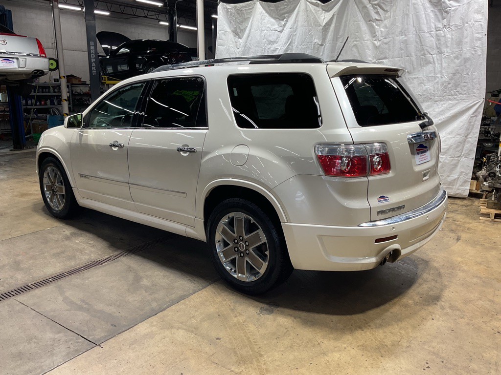 2012 GMC Acadia Image 2
