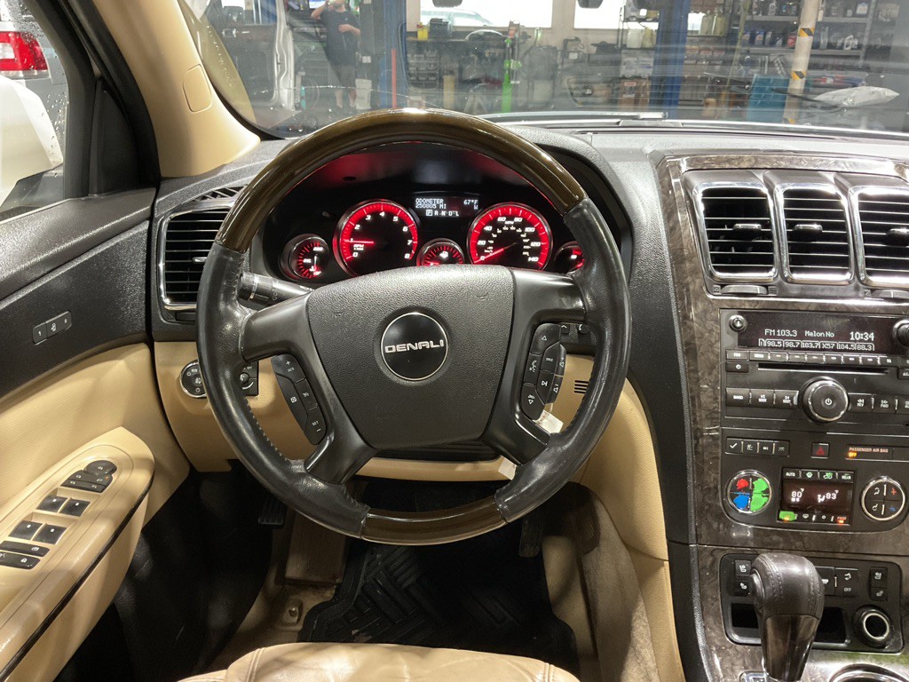 2012 GMC Acadia Image 12