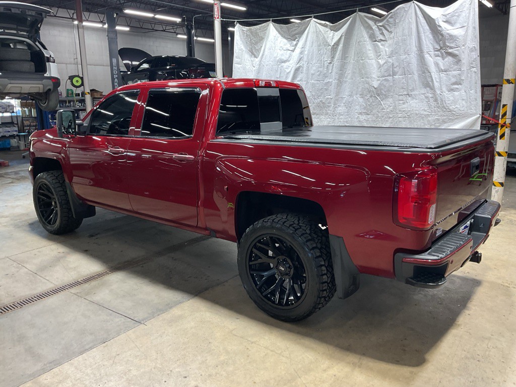 2018 Chevrolet Silverado 1500 Image 2