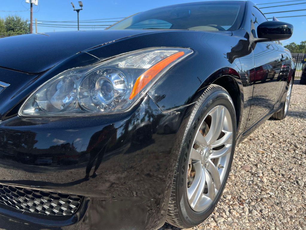2009 INFINITI G37 Image 11