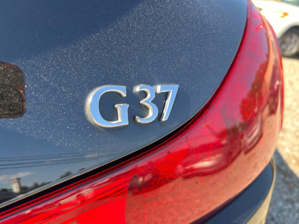 2009 INFINITI G37 Image 13