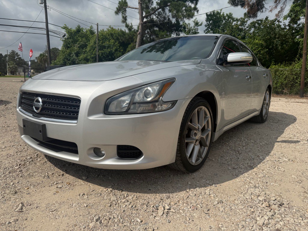 2011 Nissan Maxima Image 1