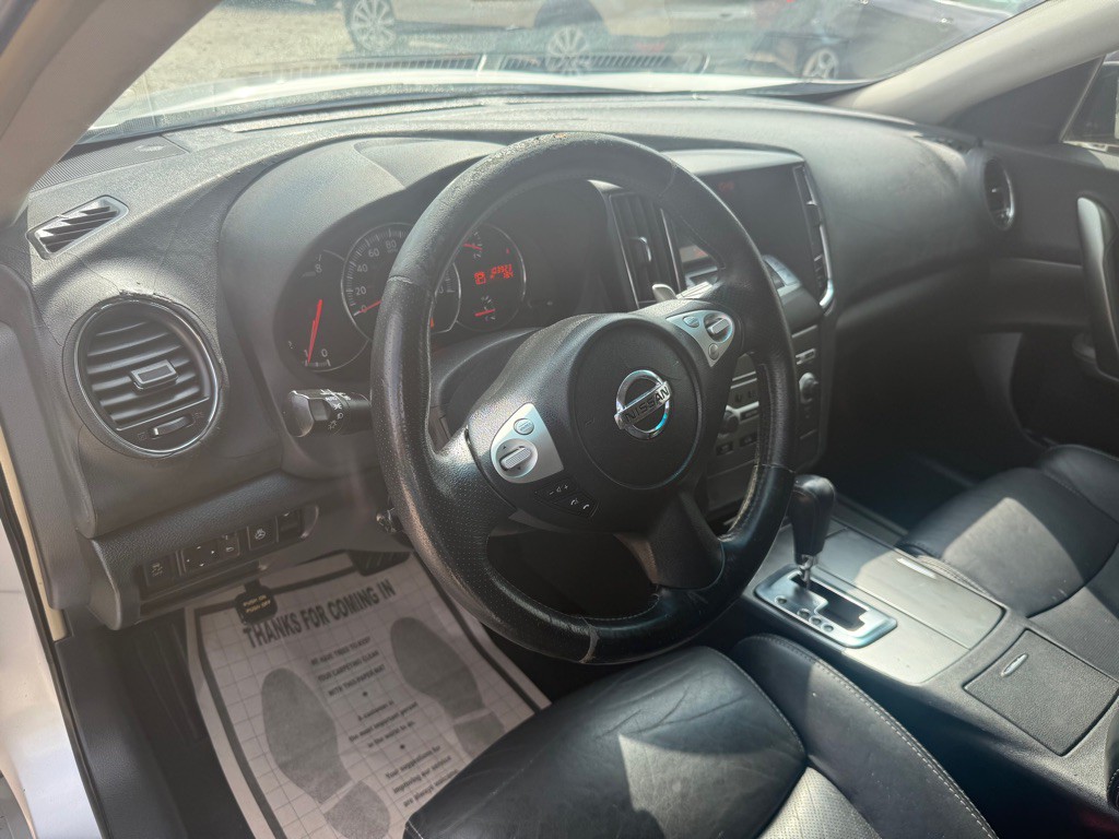 2011 Nissan Maxima Image 16