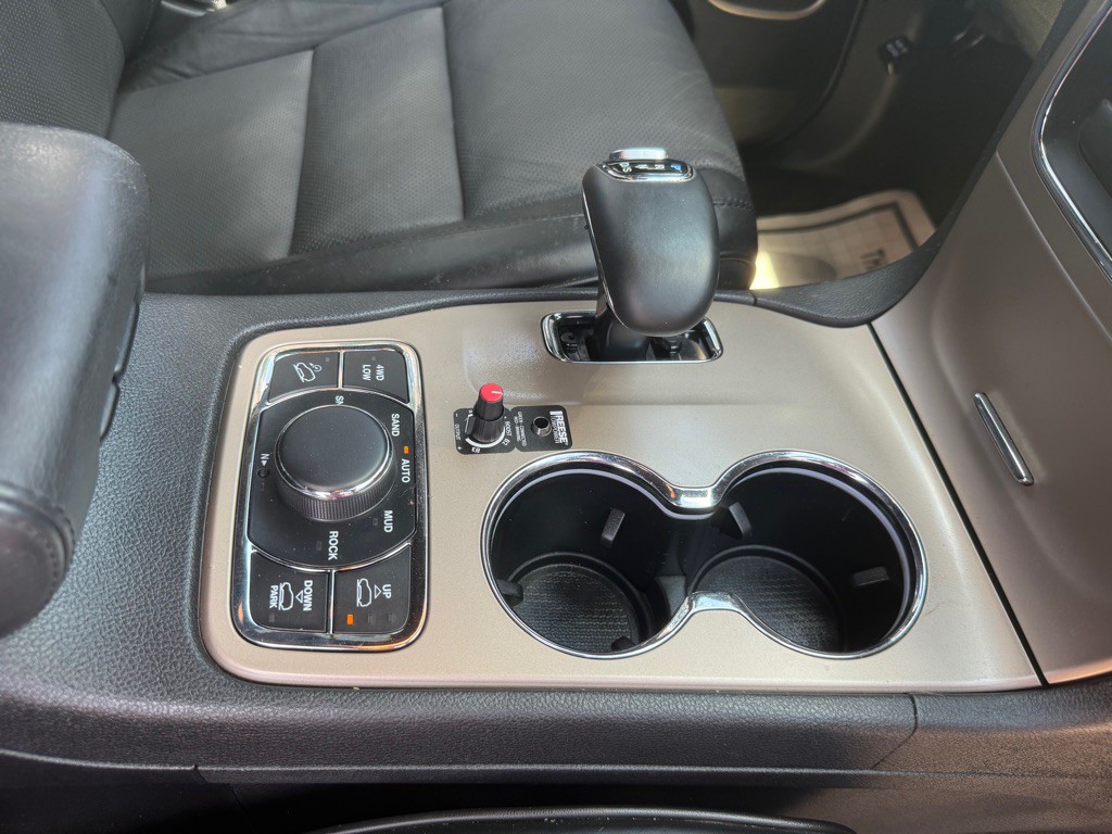 2015 Jeep Grand Cherokee Image 34