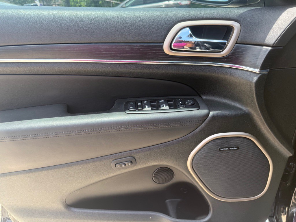 2015 Jeep Grand Cherokee Image 39