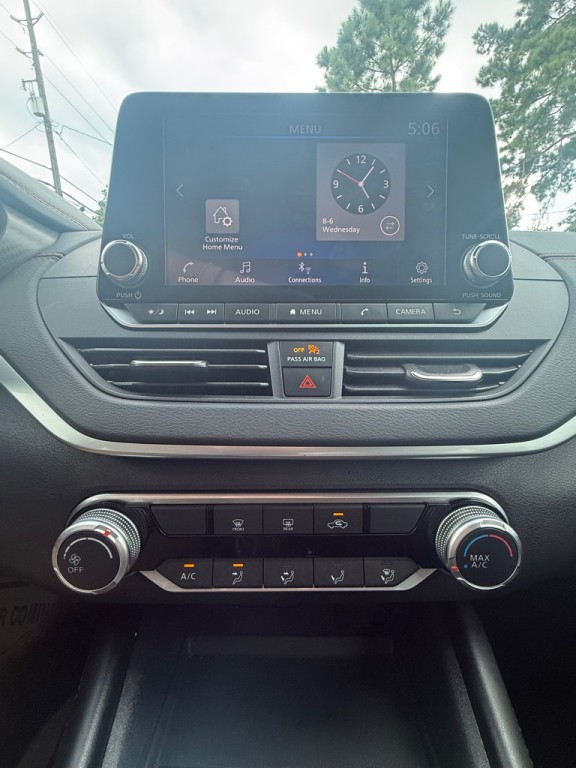 2022 Nissan Altima Image 17