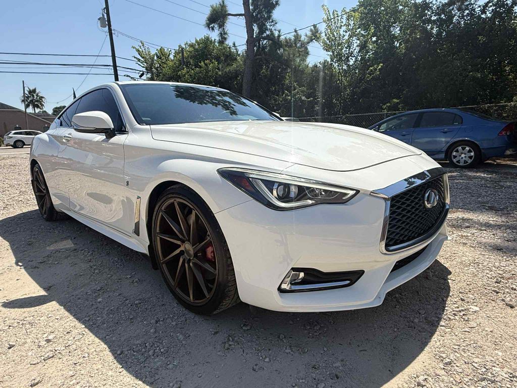 2018 INFINITI Q60 Image 3