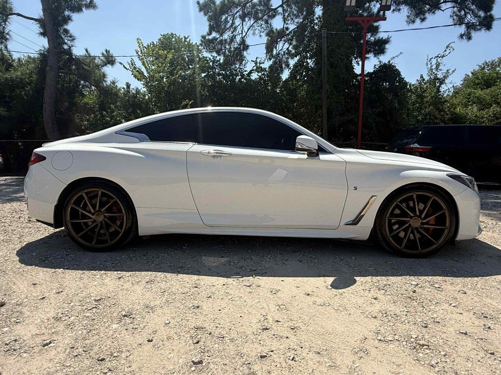 2018 INFINITI Q60 Image 4