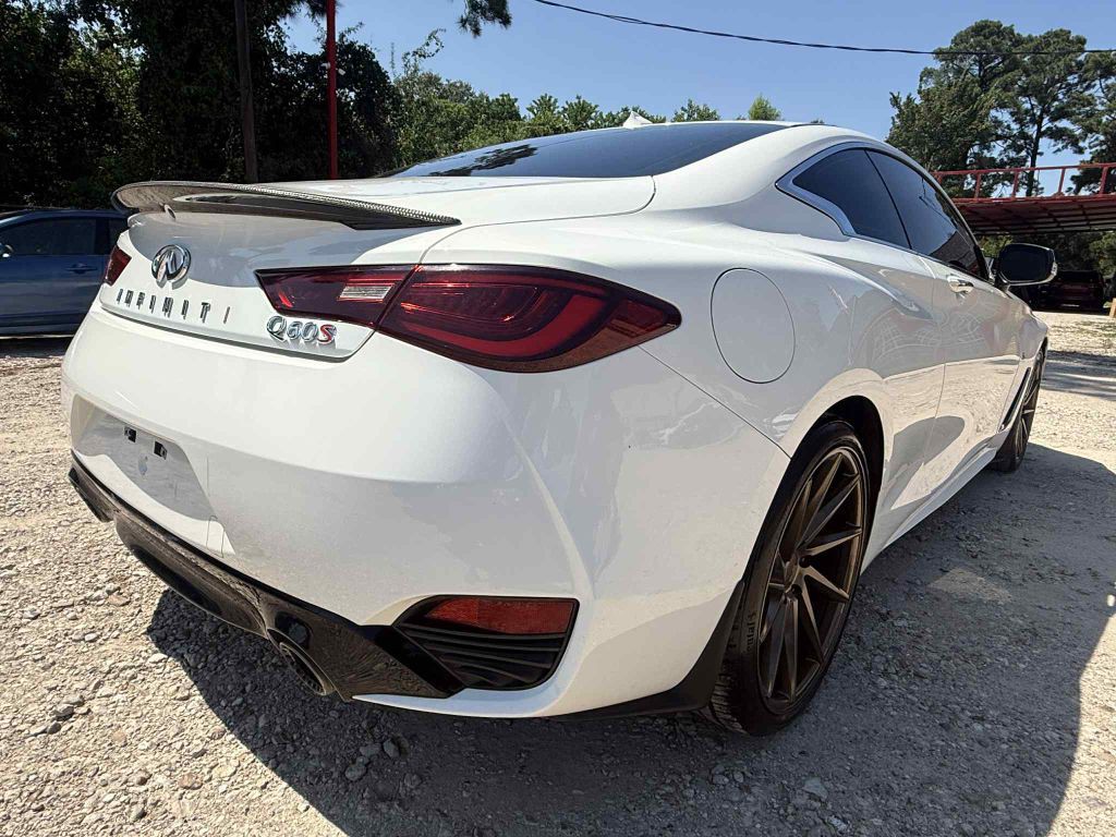 2018 INFINITI Q60 Image 5