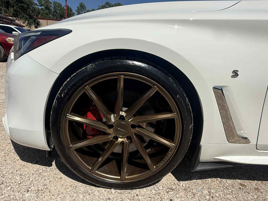 2018 INFINITI Q60 Image 9