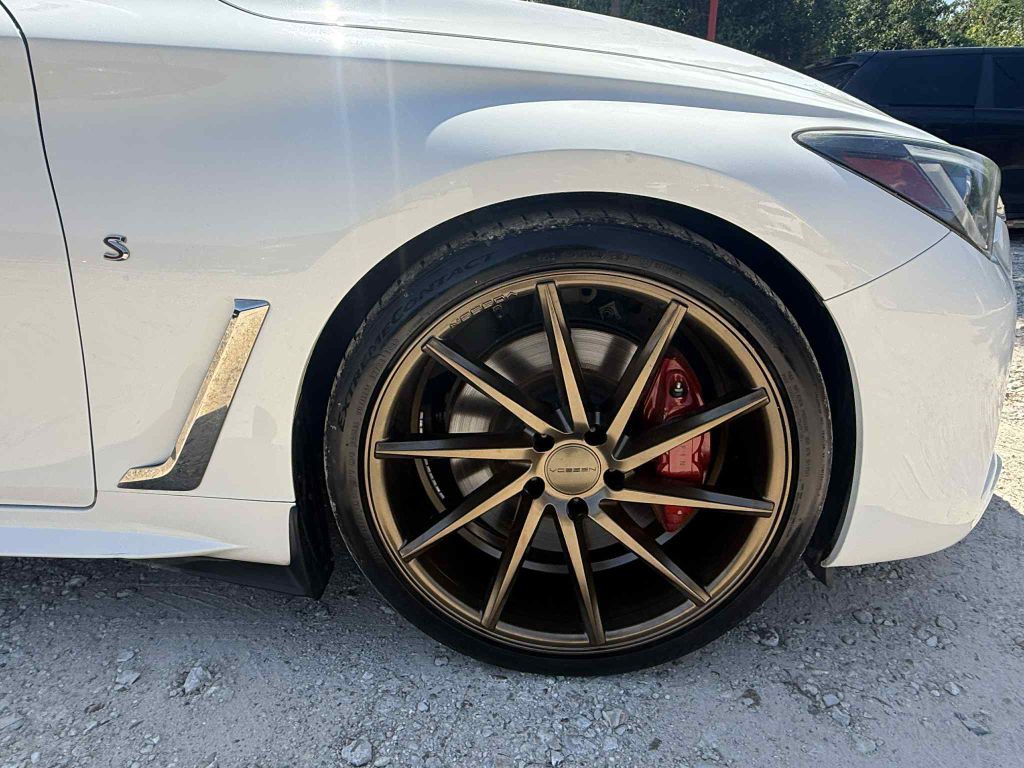 2018 INFINITI Q60 Image 12