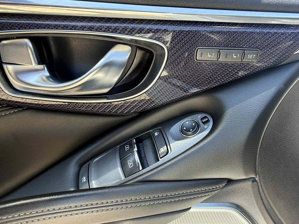 2018 INFINITI Q60 Image 16