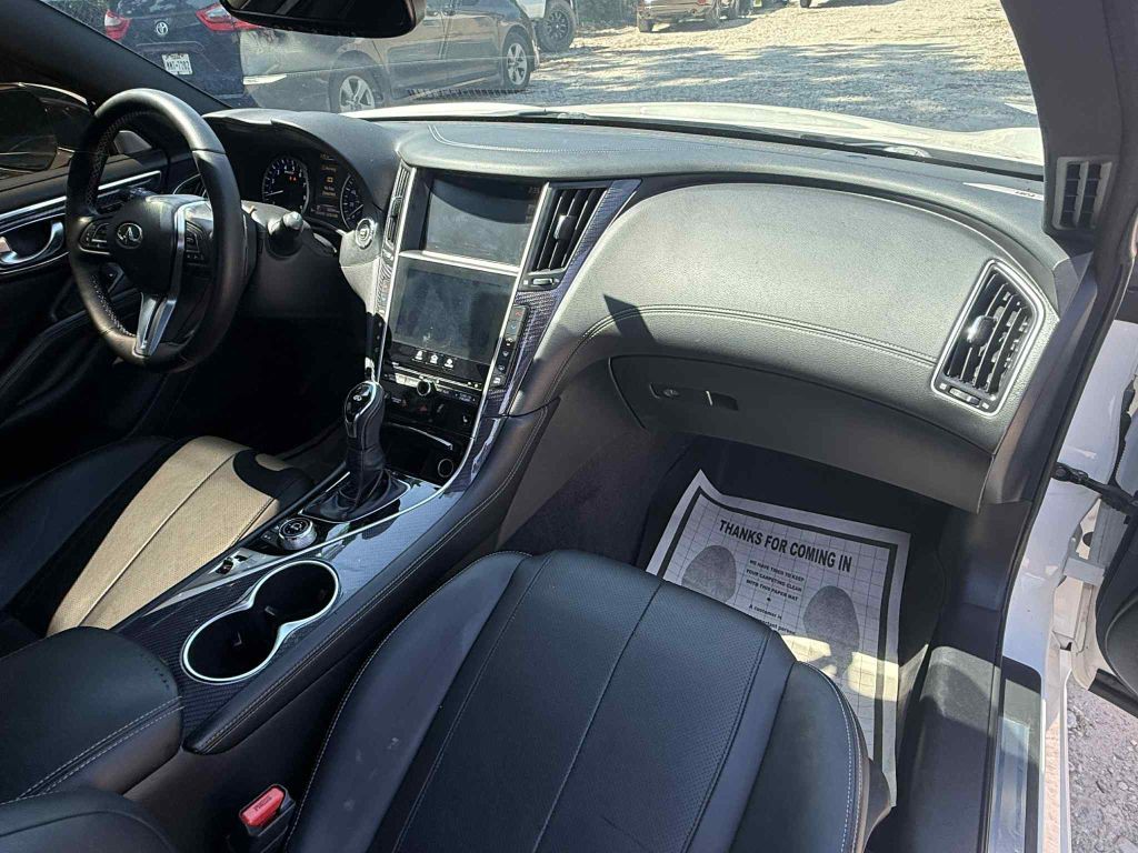 2018 INFINITI Q60 Image 26