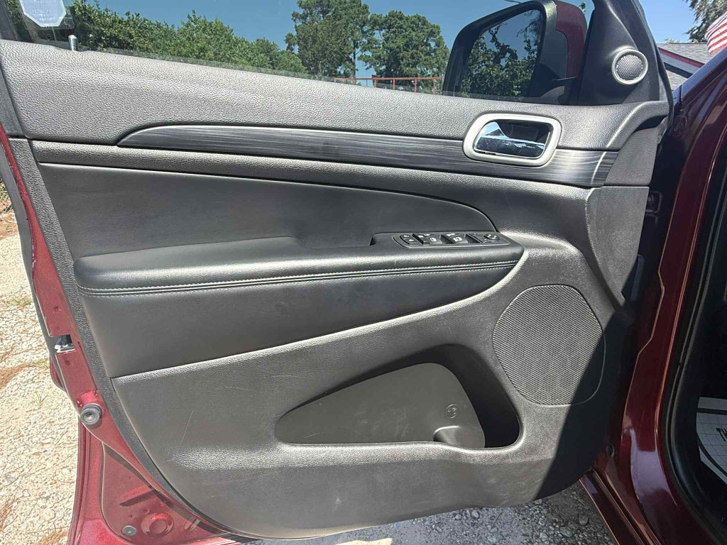 2020 Jeep Grand Cherokee Image 9