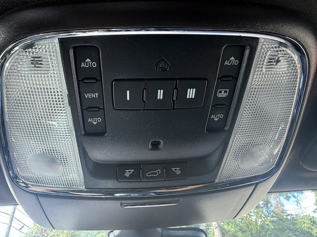 2019 Jeep Grand Cherokee Image 28